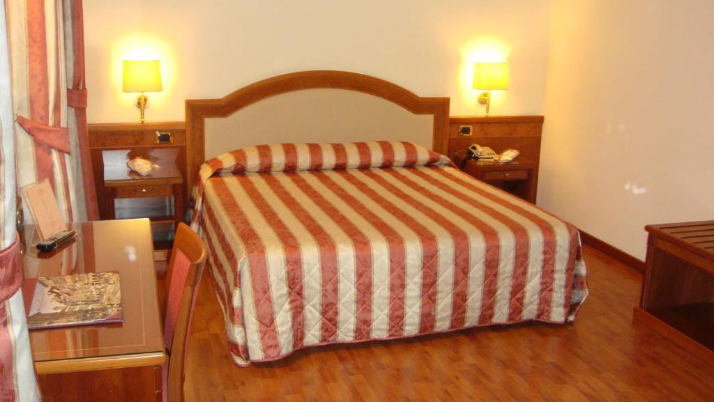 Albergo Corona Domodossola Phòng bức ảnh