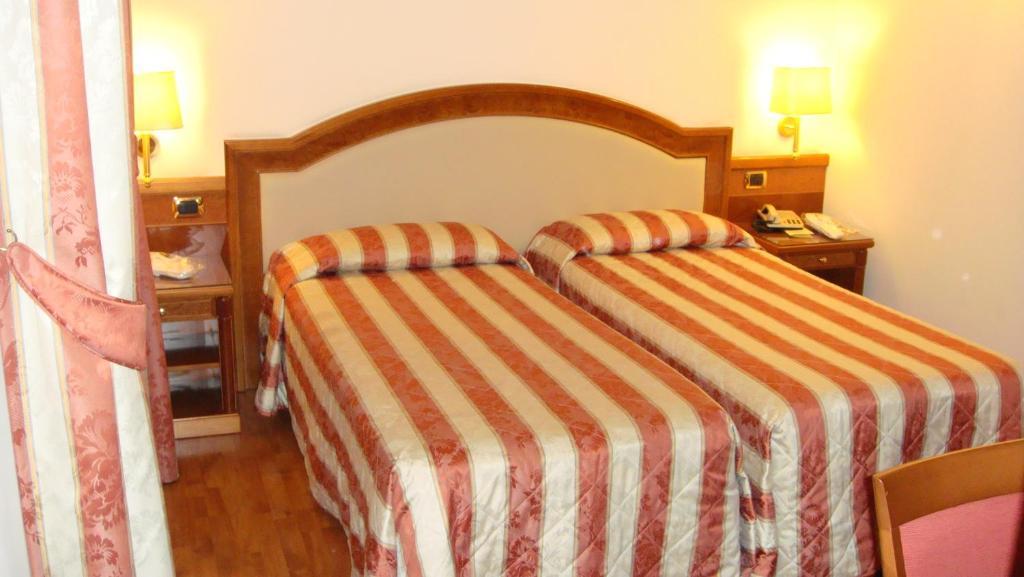 Albergo Corona Domodossola Phòng bức ảnh