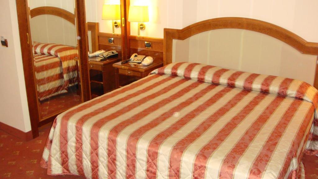 Albergo Corona Domodossola Phòng bức ảnh